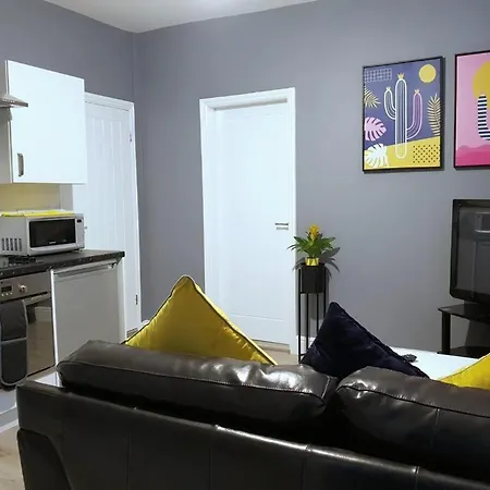 The Westside Parking Available Apartman