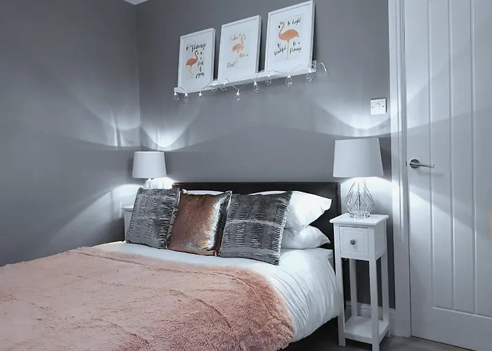 Апартаменты The Westside Parking Available