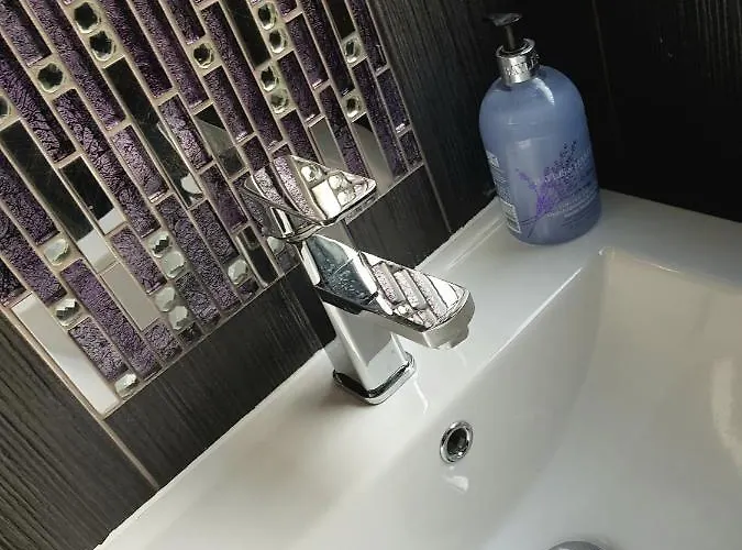 The Westside Parking Available * Йорк